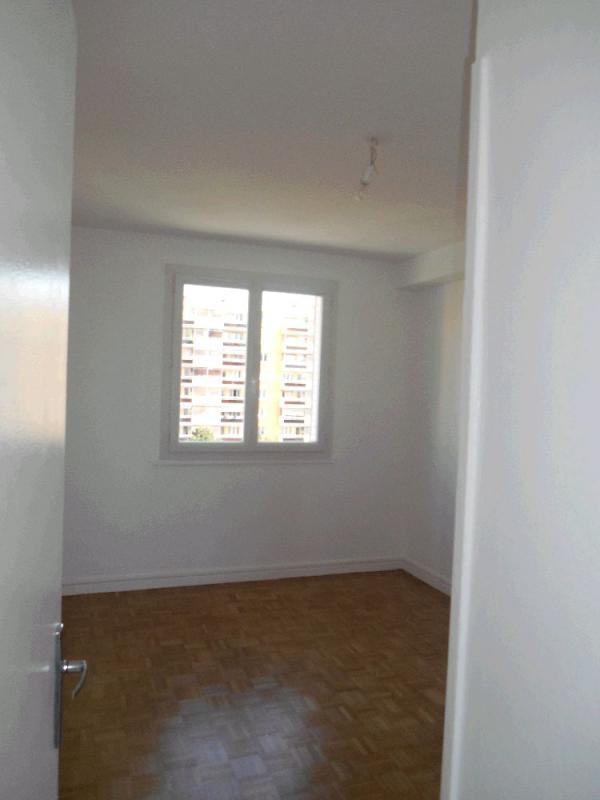 T3 — photo 3